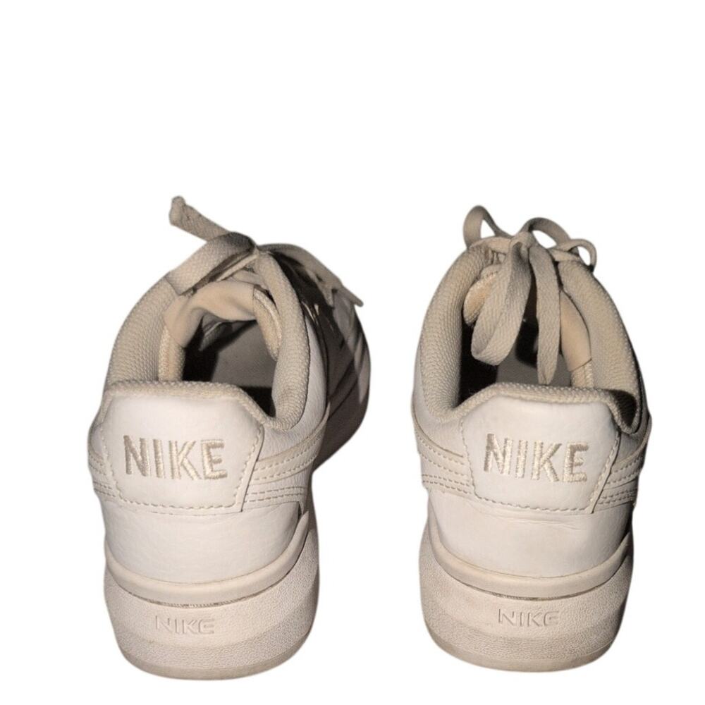 Classic Nike Air Force 1 Low sneakers in size 8. Timeless all-white design t - Picture 4 of 5